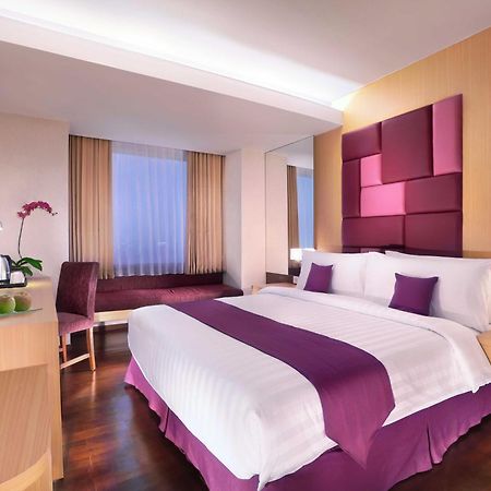 Quest Hotel Darmo - Surabaya By Aston Εξωτερικό φωτογραφία