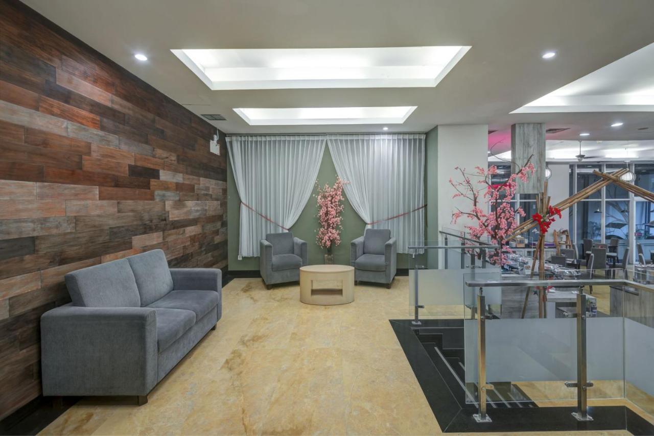 Quest Hotel Darmo - Surabaya By Aston Εξωτερικό φωτογραφία