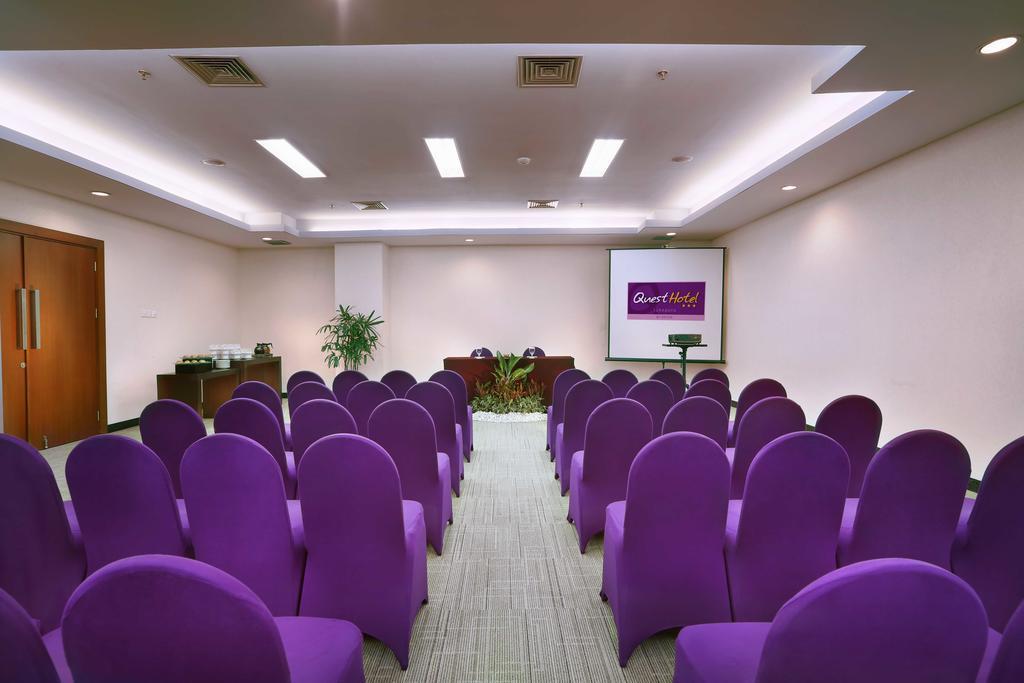 Quest Hotel Darmo - Surabaya By Aston Εξωτερικό φωτογραφία