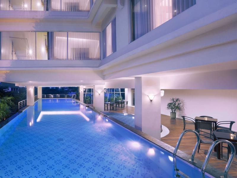 Quest Hotel Darmo - Surabaya By Aston Εξωτερικό φωτογραφία