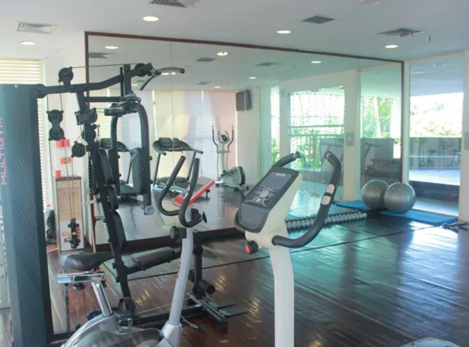 Quest Hotel Darmo - Surabaya By Aston Εξωτερικό φωτογραφία