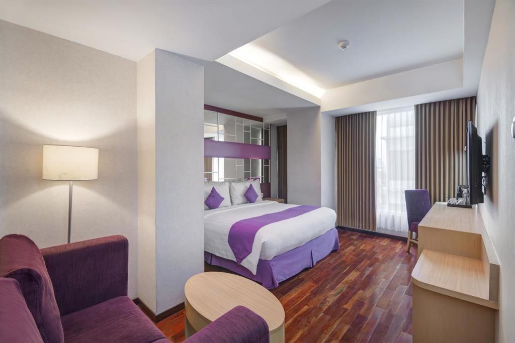 Quest Hotel Darmo - Surabaya By Aston Εξωτερικό φωτογραφία