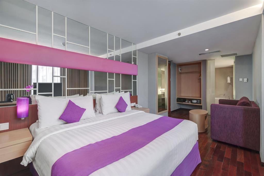 Quest Hotel Darmo - Surabaya By Aston Εξωτερικό φωτογραφία
