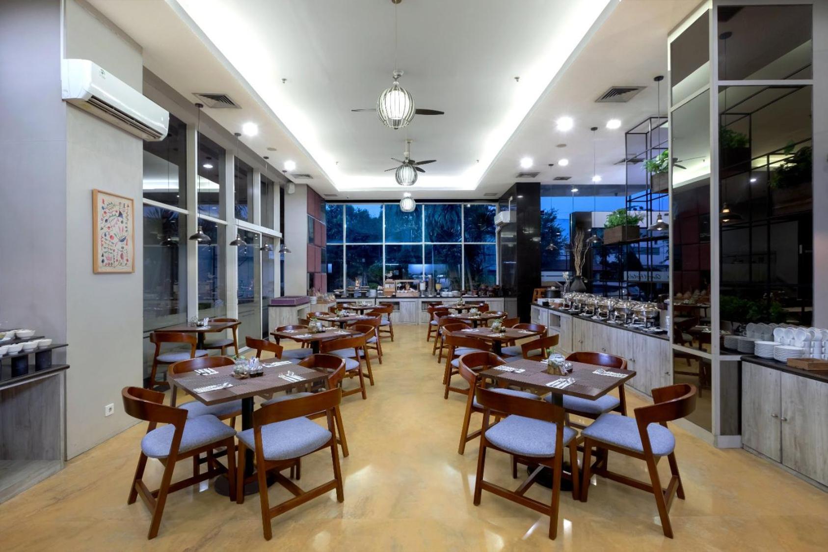Quest Hotel Darmo - Surabaya By Aston Εξωτερικό φωτογραφία