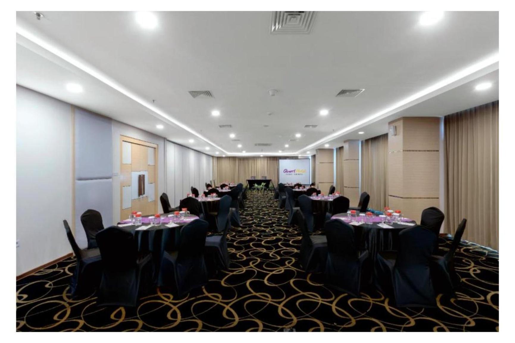 Quest Hotel Darmo - Surabaya By Aston Εξωτερικό φωτογραφία