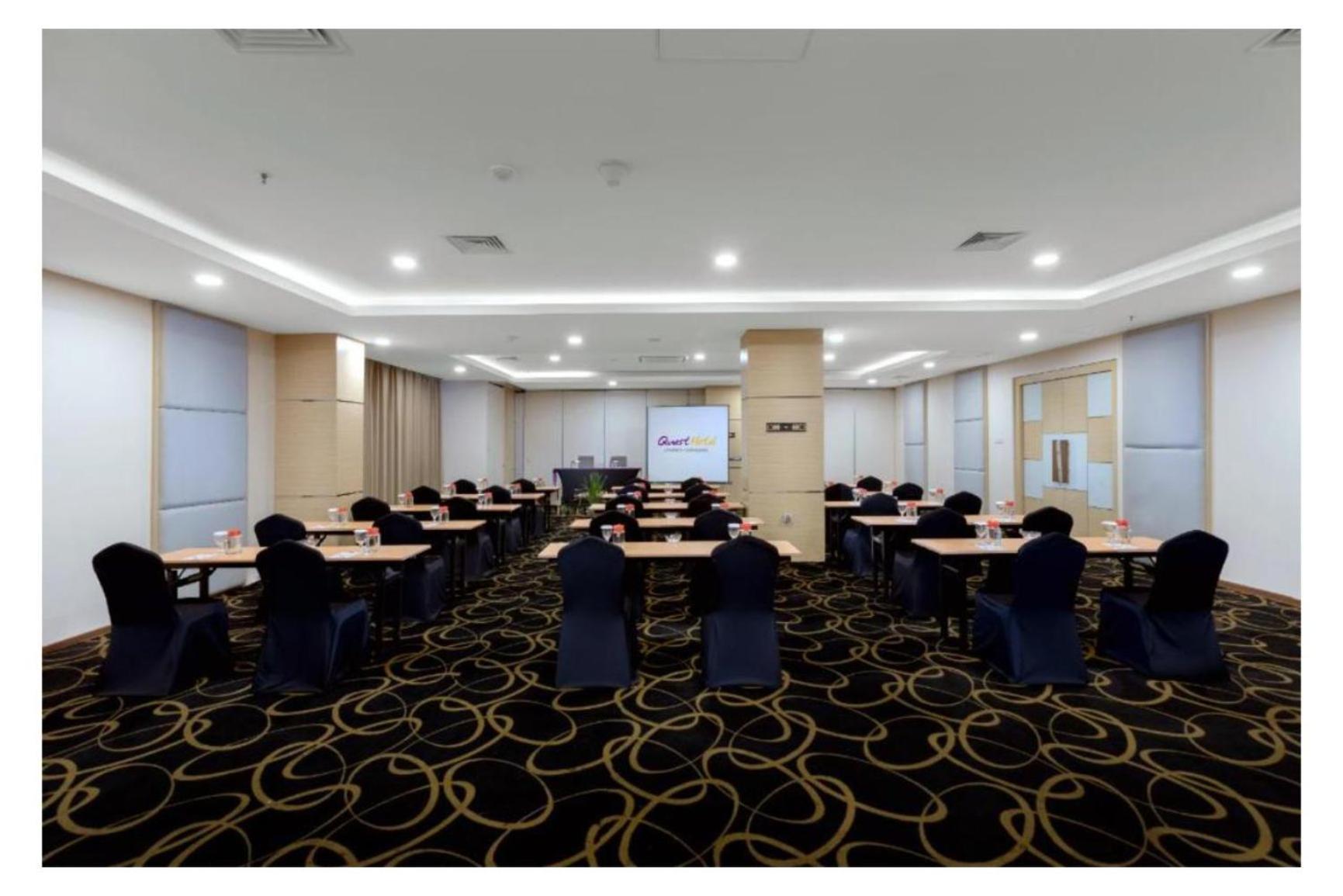 Quest Hotel Darmo - Surabaya By Aston Εξωτερικό φωτογραφία